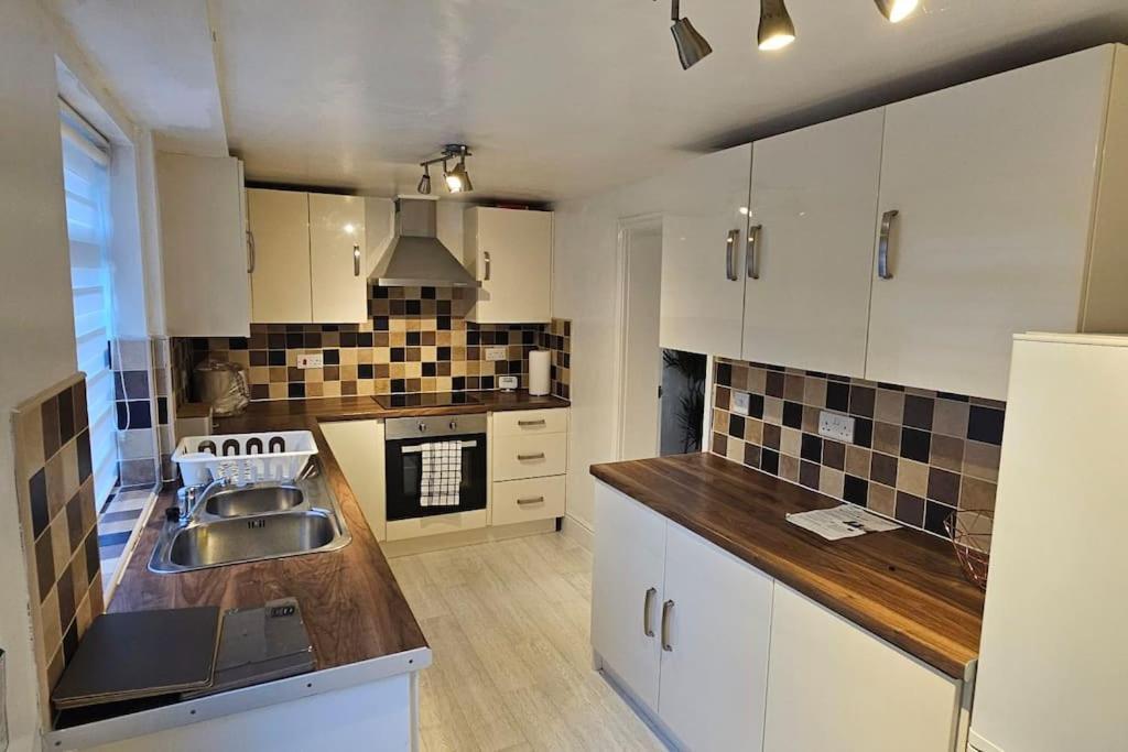 Alfred House Apartment Рипли Екстериор снимка